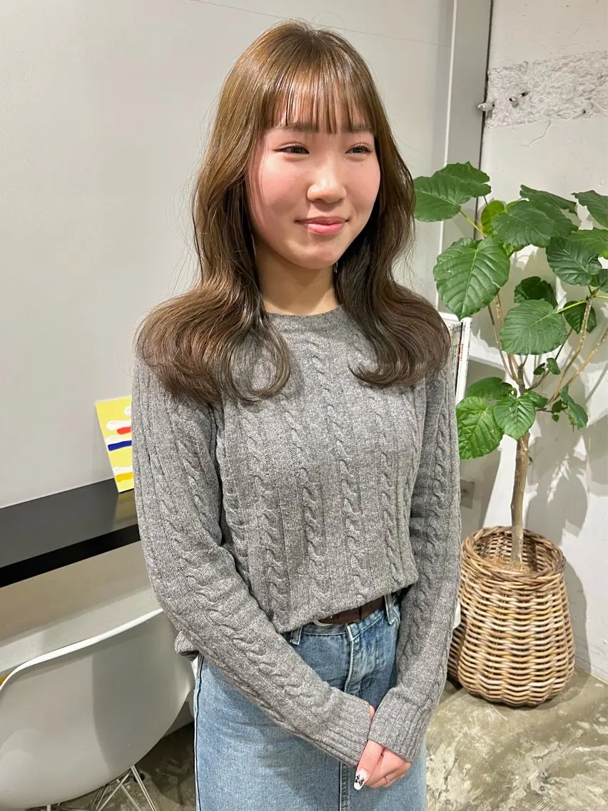 ロング カット ヘアカラー 石井 菜々のヘアスタイル