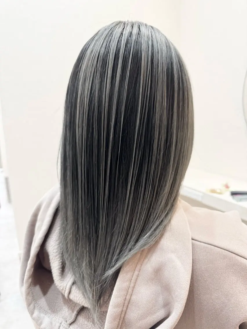 セミロング ヘアカラー 伴藤 寿男のヘアスタイル