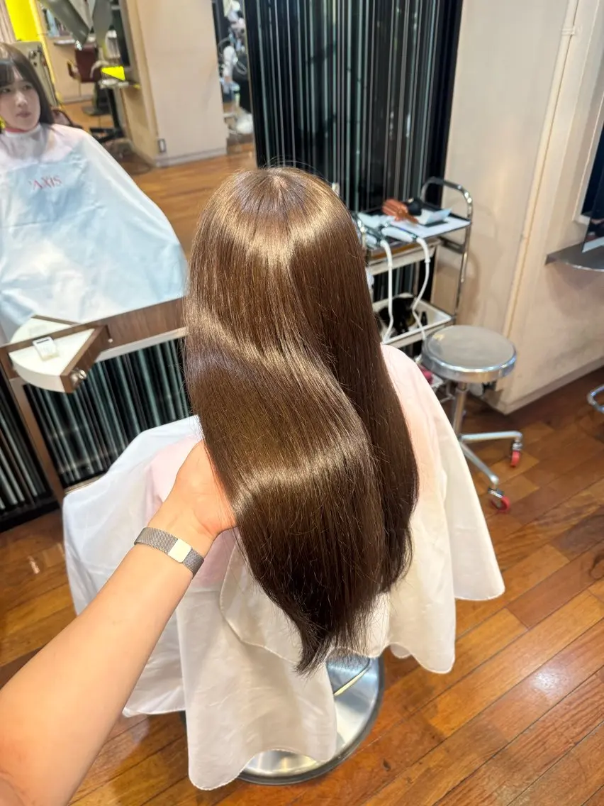 ロング ヘアカラー 'AXIS cocoroのヘアスタイル