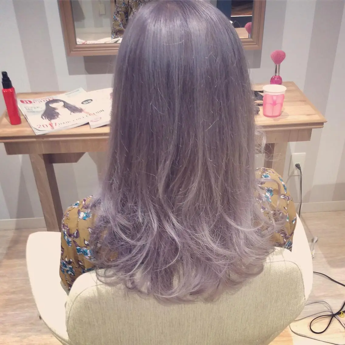 セミロング カラー アッシュ ダブルカラー ハイトーンカラー パープルカラー パープルアッシュ カット ヘアカラー トリートメント 山本 将史のヘアスタイル