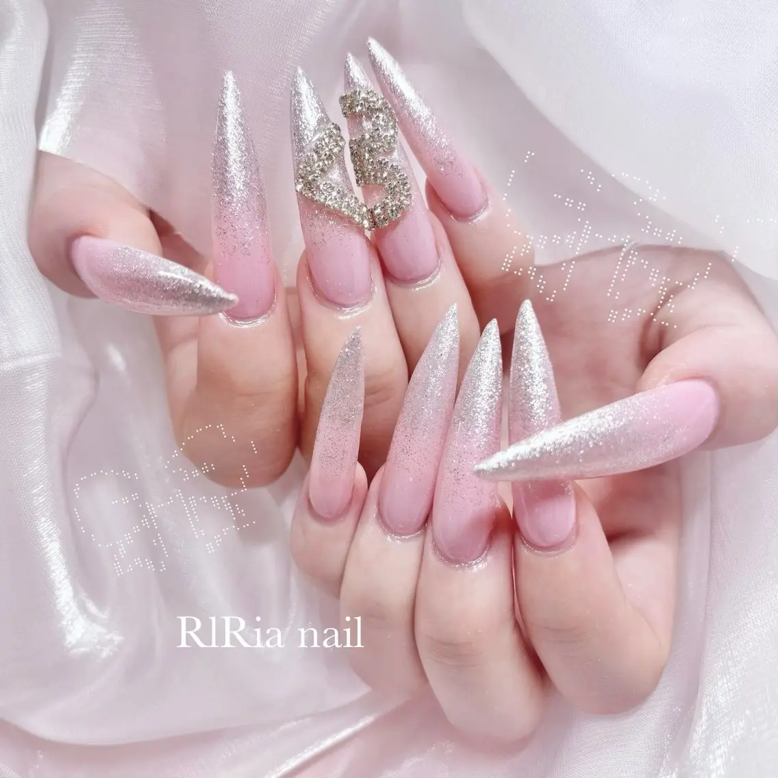 ネイル アートネイル グラデーション ハート ラメ(グリッター) ラメグラデーション ハンドネイル 🎀RIRia nail🎀のネイルデザイン