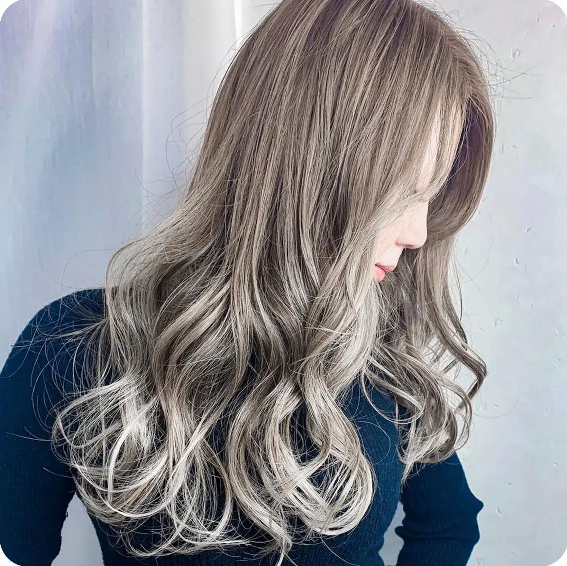 ロング カラー ベージュカラー ブリーチ グラデーションカラー ヘアカラー アレンヘアー 阪神尼崎店のヘアスタイル
