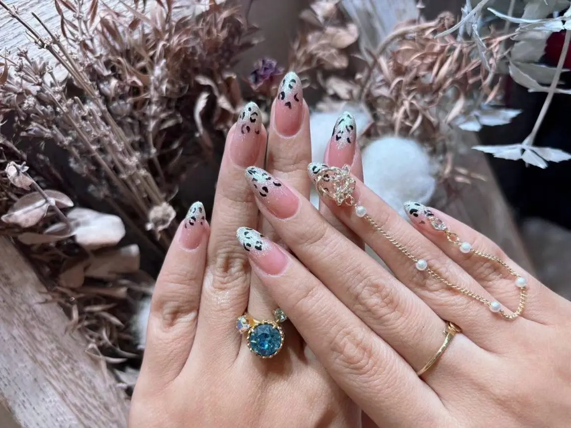 ネイル アニマル柄 アートネイル フラワーネイル フットネイル ジェルネイル Babarla Nailのネイルデザイン