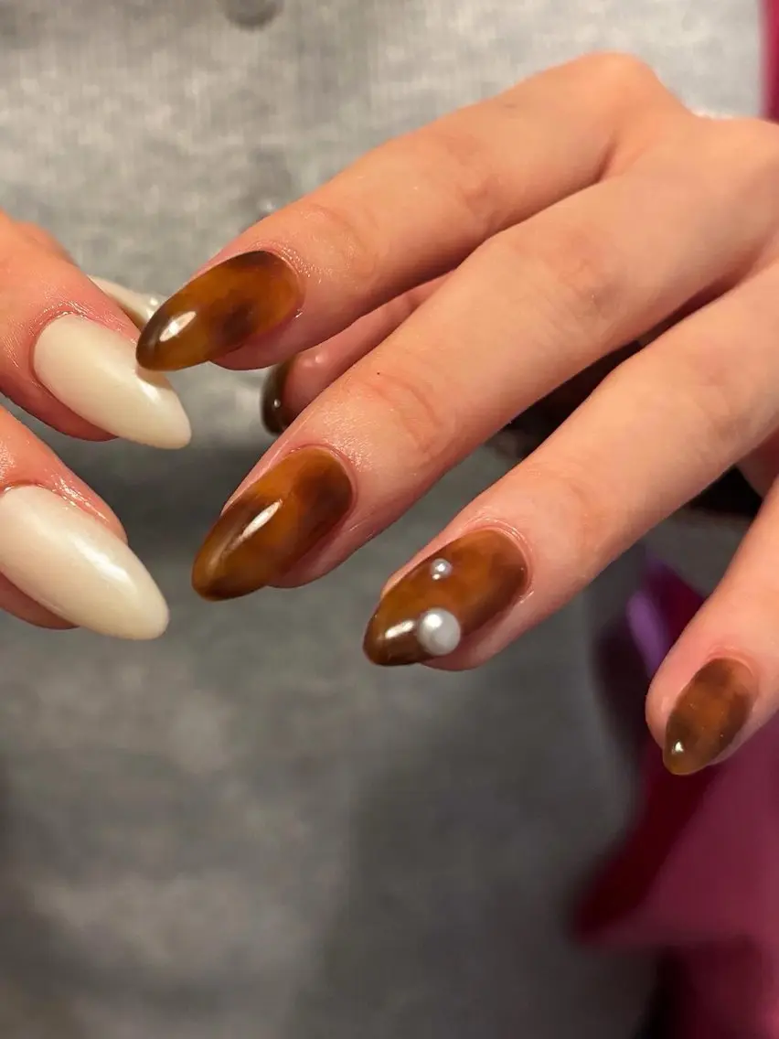 ネイル べっ甲ネイル ハンドネイル chika / nailのネイルデザイン