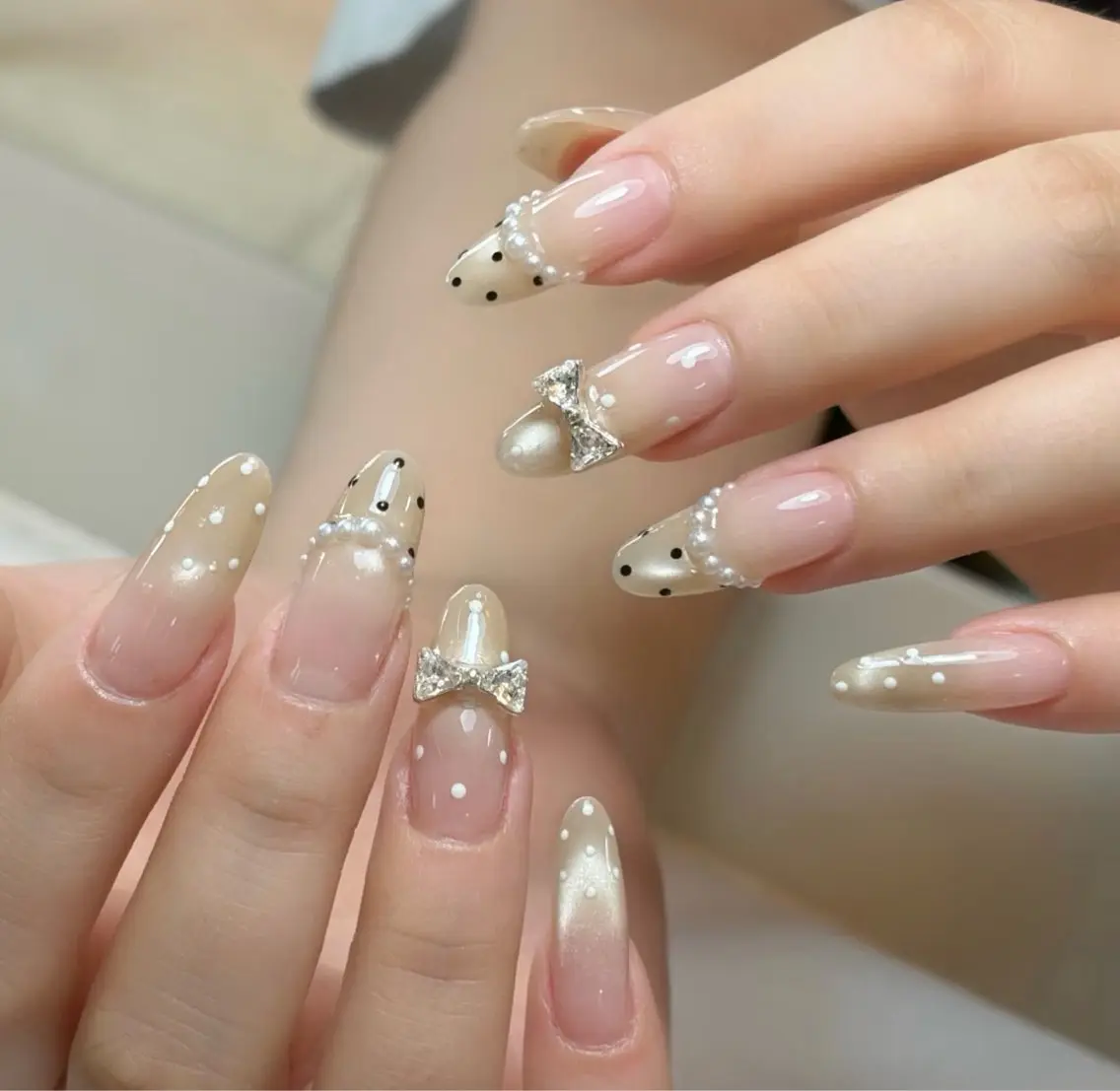 ネイル アートネイル ジェルネイル 韓国ネイル ニュアンスネイル シンプルネイル ハンドネイル ハンドケア Anna Melia Nailのネイルデザイン