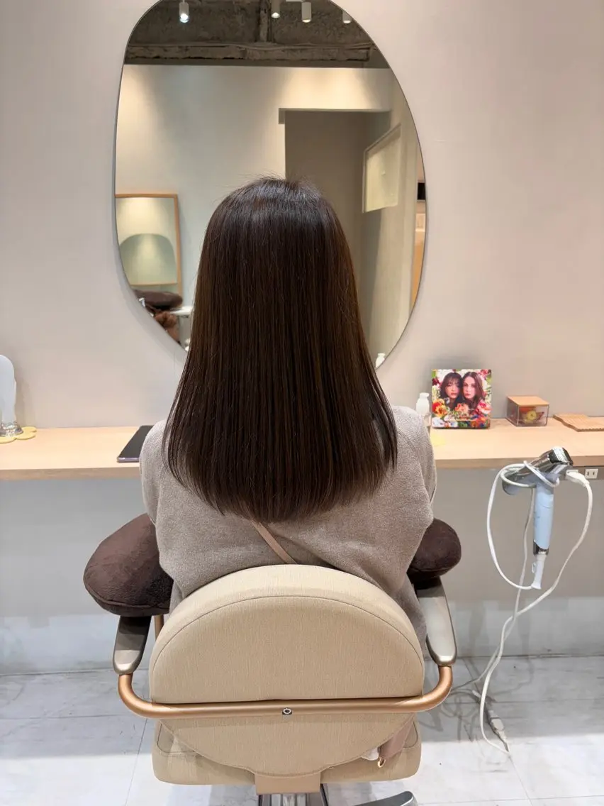 ミディアム カラー 透明感カラー グレージュ オリーブグレージュ オリーブグレー 顔周りカット 小林 琉花のヘアスタイル