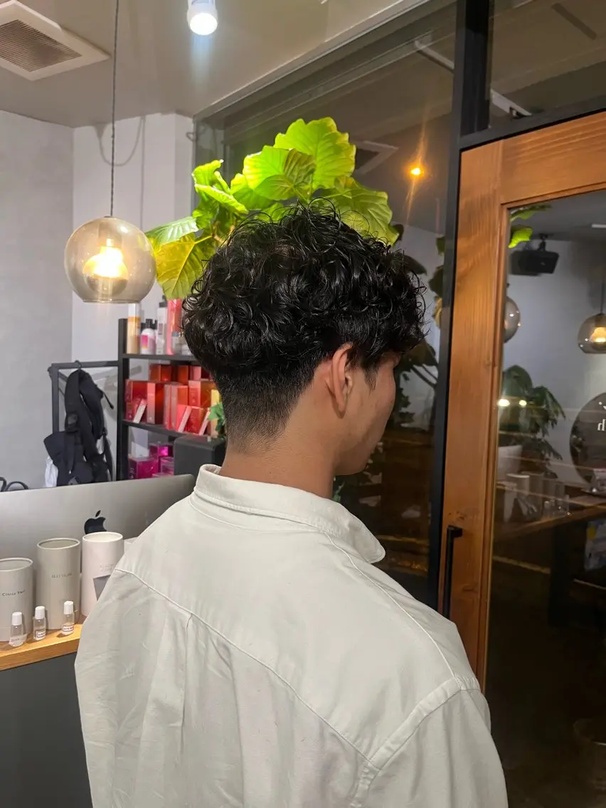 パーマ メンズ メンズパーマ 刈り上げ 友 美海のヘアスタイル