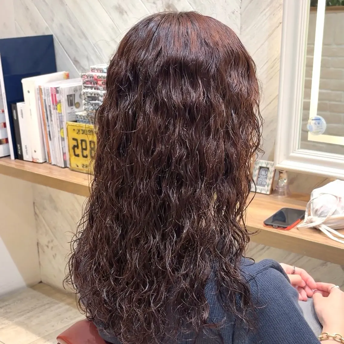 ミディアム カラー パーマ ミディアムパーマ カット ヘアカラー パーマ 横浜パーマ🌐ボブ✨ 暖色カラーもえかのヘアスタイル
