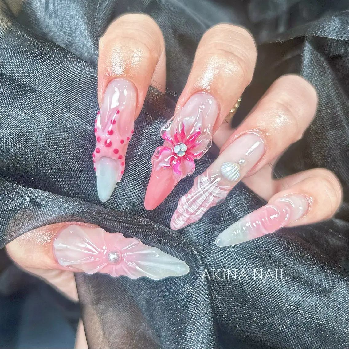ネイル キラキラネイル 韓国ネイル マグネットネイル ミラーネイル ニュアンスネイル ハンドネイル Akina Nailのネイルデザイン