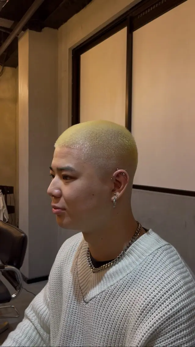 ショート カラー メンズ メンズブリーチ フェードカット ブリーチ カット ヘアカラー 海外風メンズ🇺🇸 💈N.Yuto💈のヘアスタイル