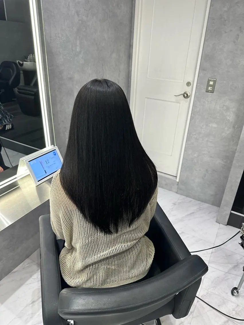 ロング カラー 黒髪 ヘアカラー トリートメント 中村 さきのヘアスタイル