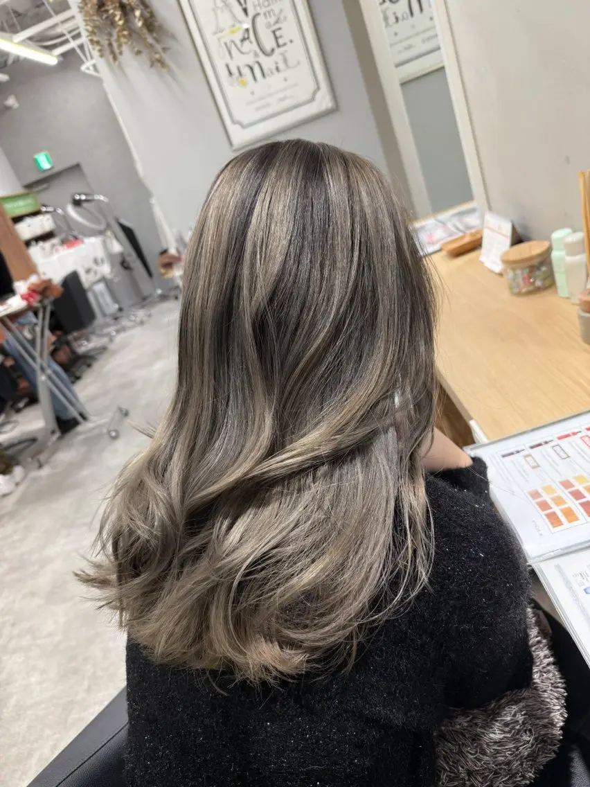 ロング カラー バレイヤージュ ミストバング ブリーチ ケアブリーチ ダブルカラー カット ヘアカラー 巻ける髪質改善🫧ハ イライト/永田汰伊智のヘアスタイル