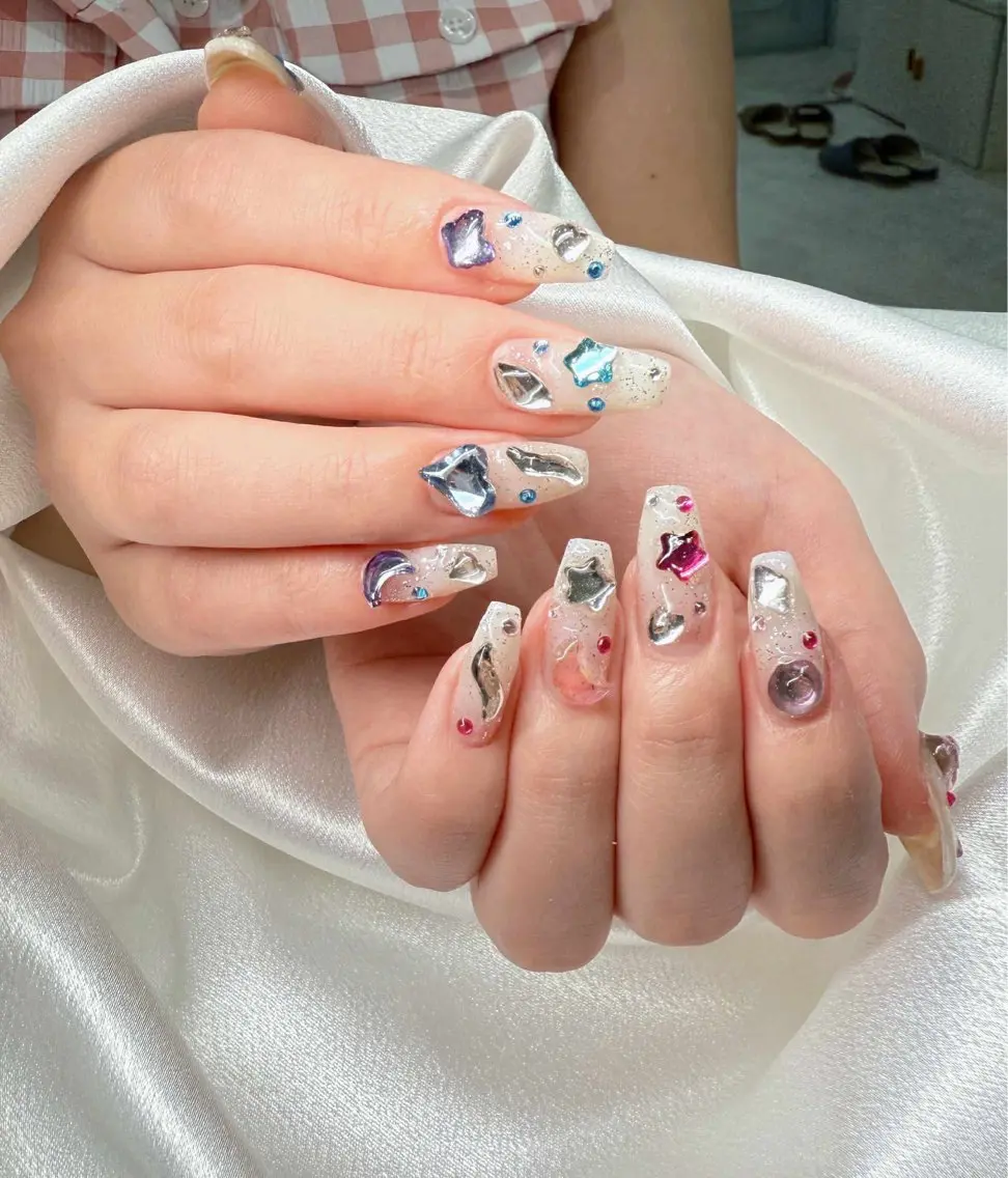 ネイル オーロラネイル ブルー チークネイル 長さ出し フットネイル NAILS168 池袋西口駅前店のネイルデザイン