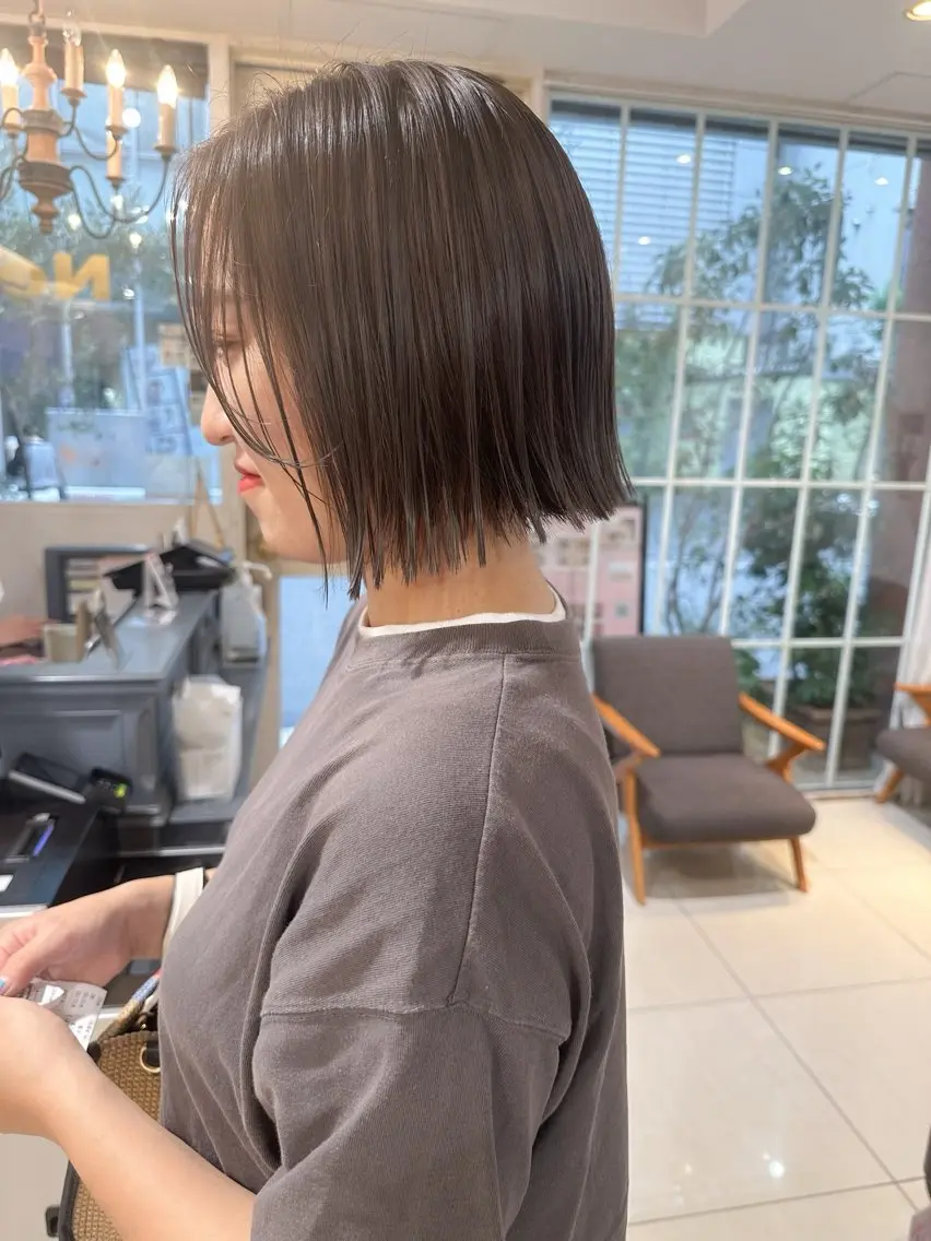 ミディアム カラー 切りっぱなしボブ グレージュ ボブ 外ハネヘア ✨カラー支持No.1 🧸ワキ カナコ🧸のヘアスタイル