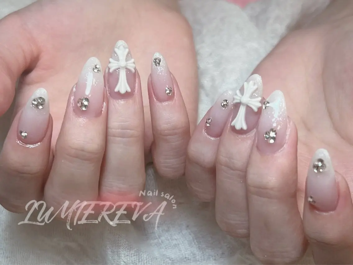ネイル フラワーネイル フレンチネイル キラキラネイル 韓国ネイル マグネットネイル ハンドネイル Lumiereva nail salonのネイルデザイン