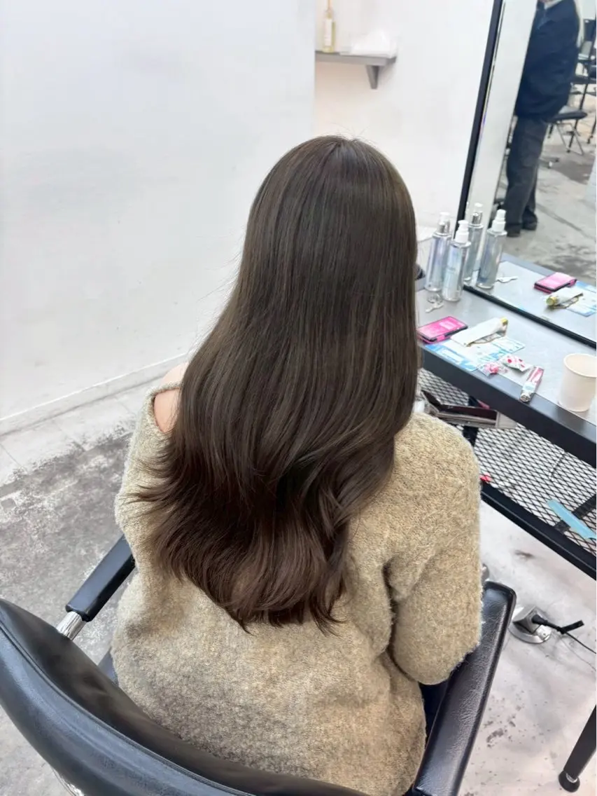セミロング カラー ヘアアレンジ ベージュカラー トリートメント 💟艶髪ワンカラー 💟/ミオのヘアスタイル