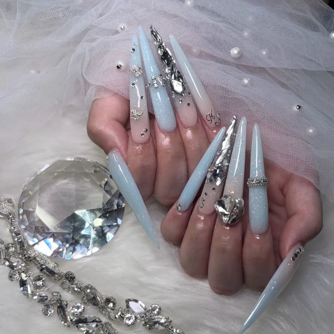 ネイル ハンドネイル 𝑅𝑖𝑛 🫧 アクリルスカルプのネイルデザイン