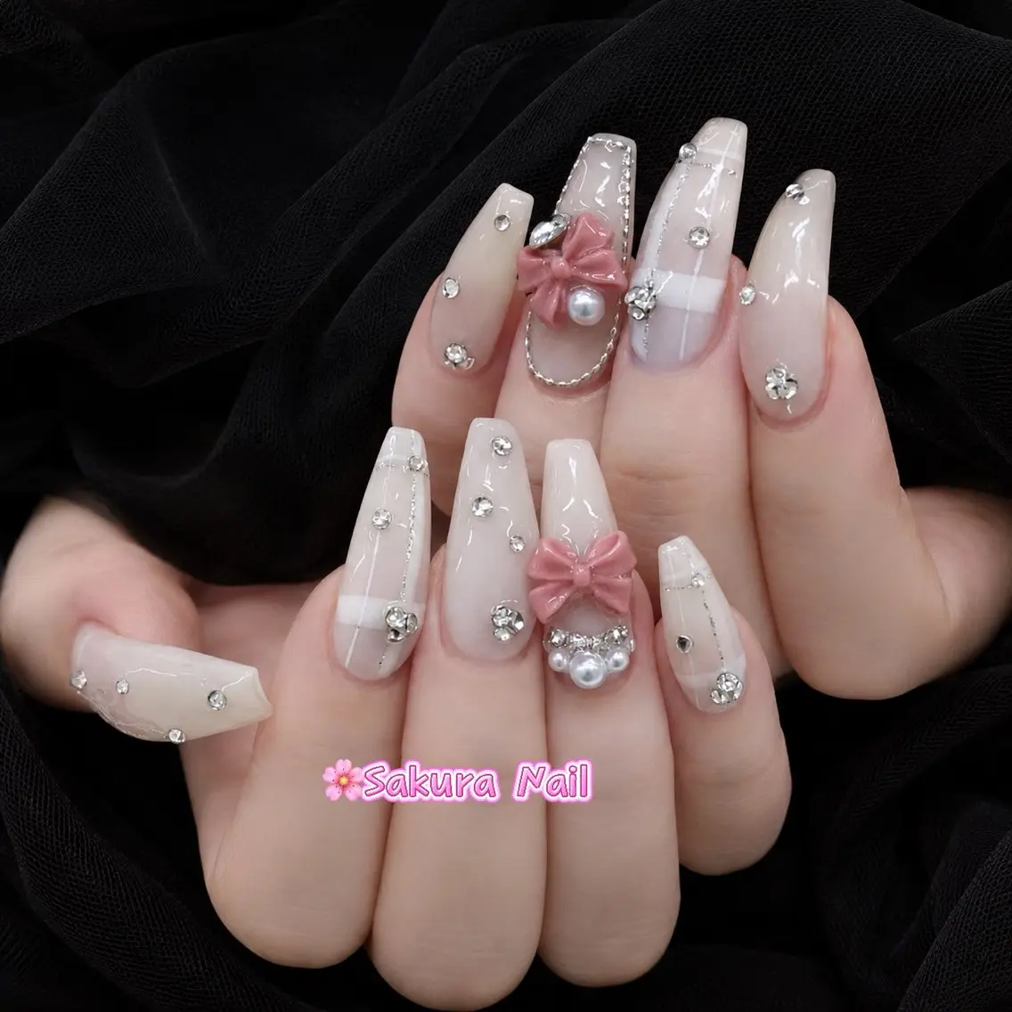 ネイル アートネイル オーロラネイル ボルドー チークネイル フレンチネイル ハンドネイル Sakura Nail Salonのネイルデザイン