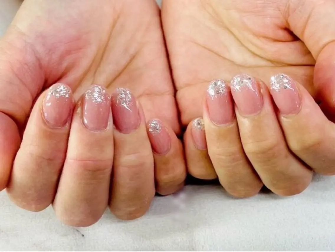 ネイル グラデーション ラメ(グリッター) ラメグラデーション オフィスネイル Nail ecxia ｜Haruna🎀のネイルデザイン