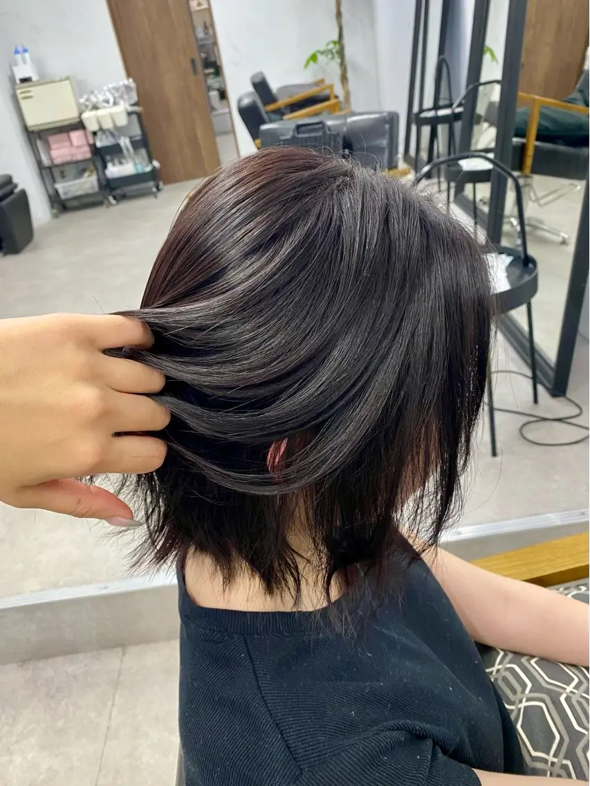 ショート カラー ブラウンカラー パープルカラー 太田 すず香のヘアスタイル