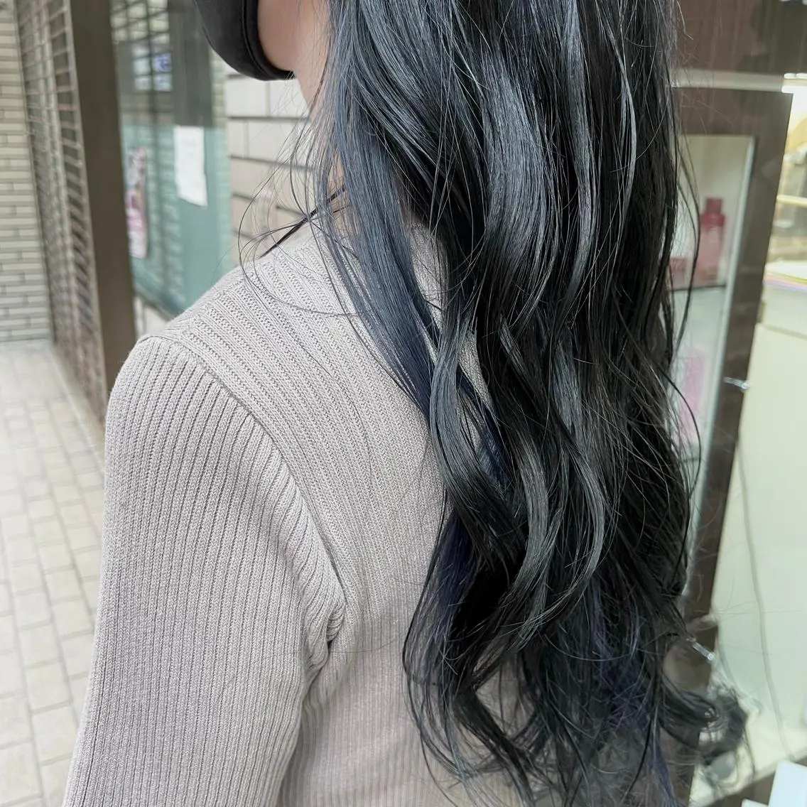 ロング カラー 黒髪 ブルーカラー ブルーブラック 永石 知沙希の眉毛・アイブロウイメージ