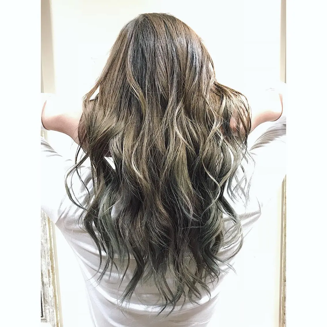 ロング カラー アディクシーカラー バレイヤージュ ブリーチ 透明感カラー 外国人風カラー ヘアカラー 松村 未央のヘアスタイル