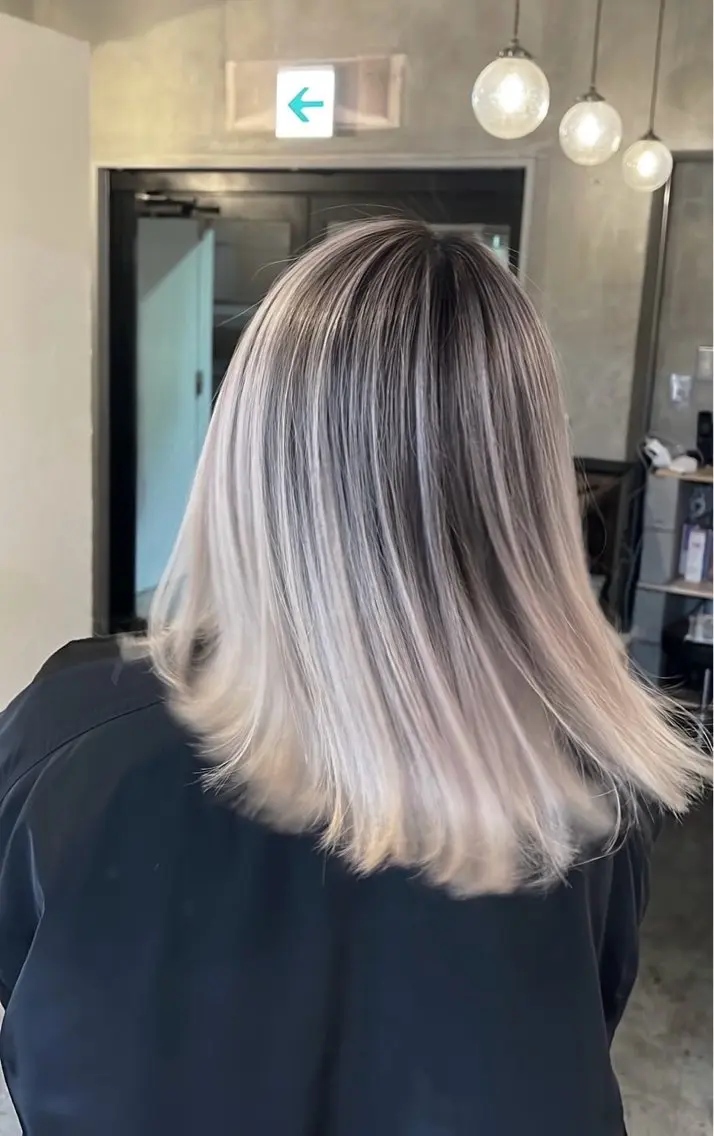 ショート カラー バレイヤージュ グレージュ レイヤーカット ヘアカラー トリートメント 指名数No.1 /NAOYAのヘアスタイル