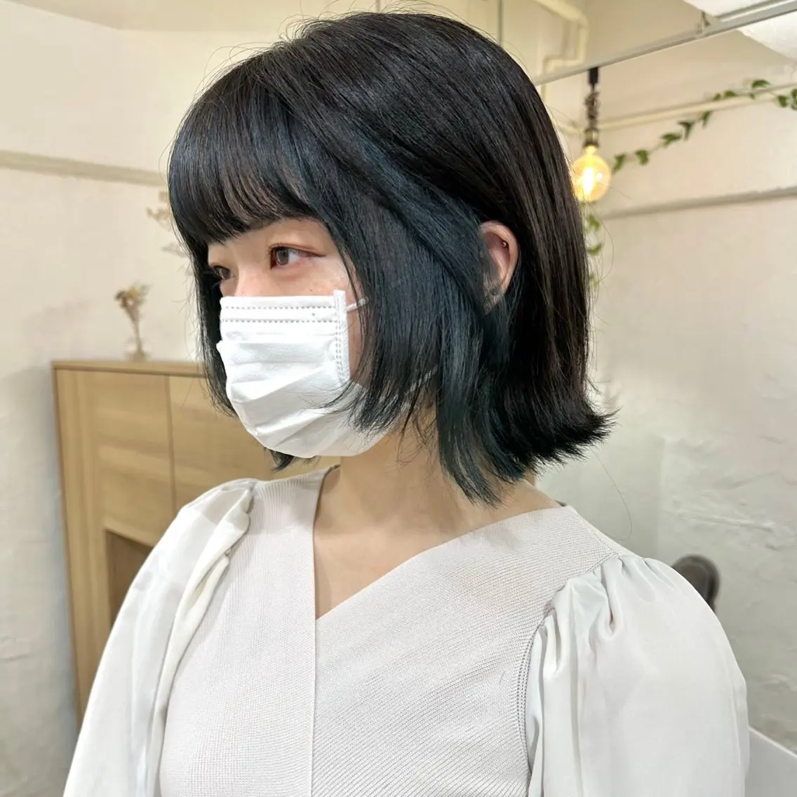 ショート カラー 切りっぱなしボブ 前下がりボブ 透明感カラー デザインカラー インナーカラー 髪質改善 縮毛矯正/ レイヤー/銀座/本木のヘアスタイル