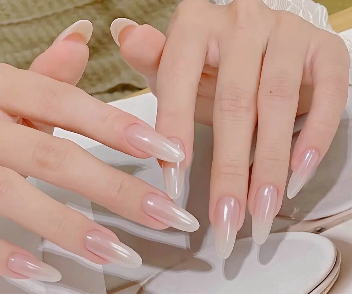 🦋チップ長さ出し+フレンチ/ミラー/オーロラ🦋ジェルオフ込みの写真