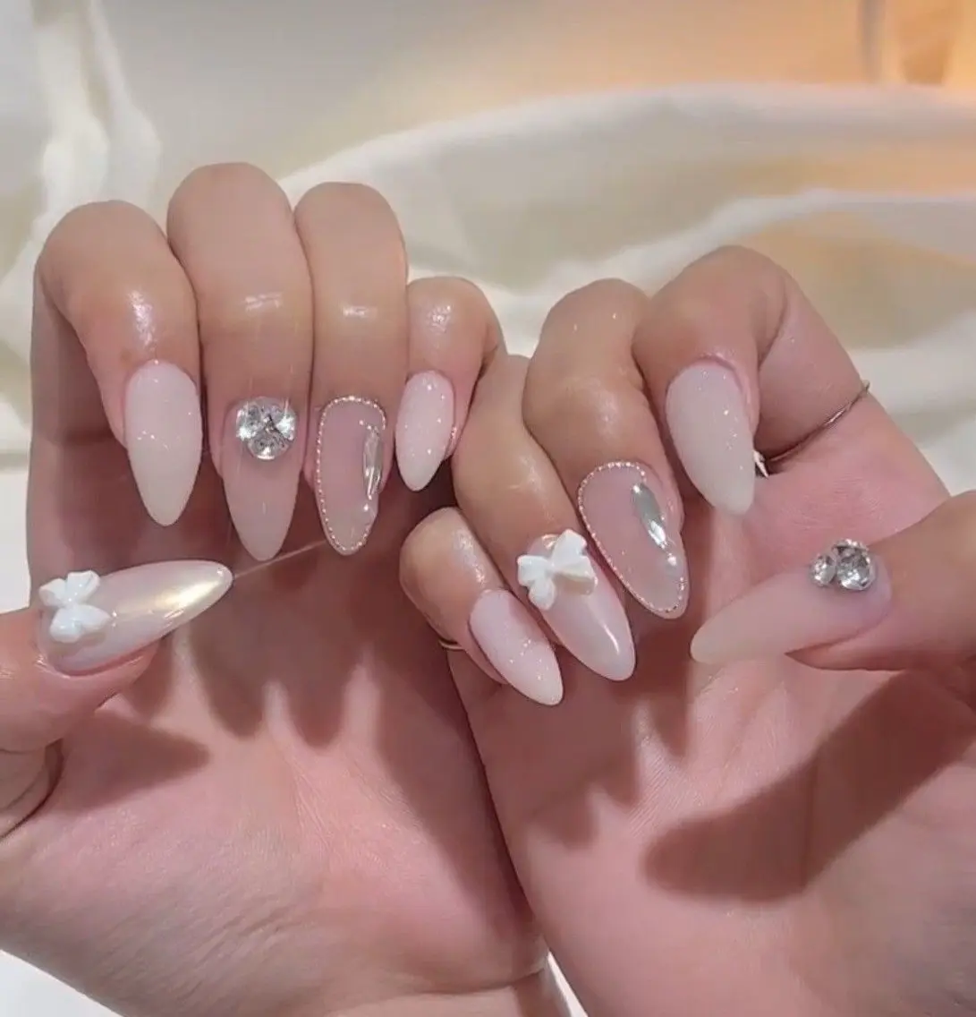 ネイル ジェルネイル グラデーション キラキラネイル 韓国ネイル ラメ(グリッター) ハンドネイル kana nailのネイルデザイン