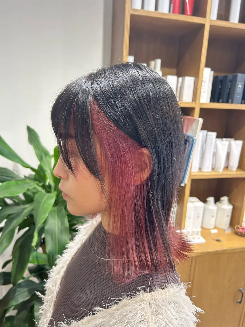 セミロング ヘアカラー やなぎさわ はるなのヘアスタイル