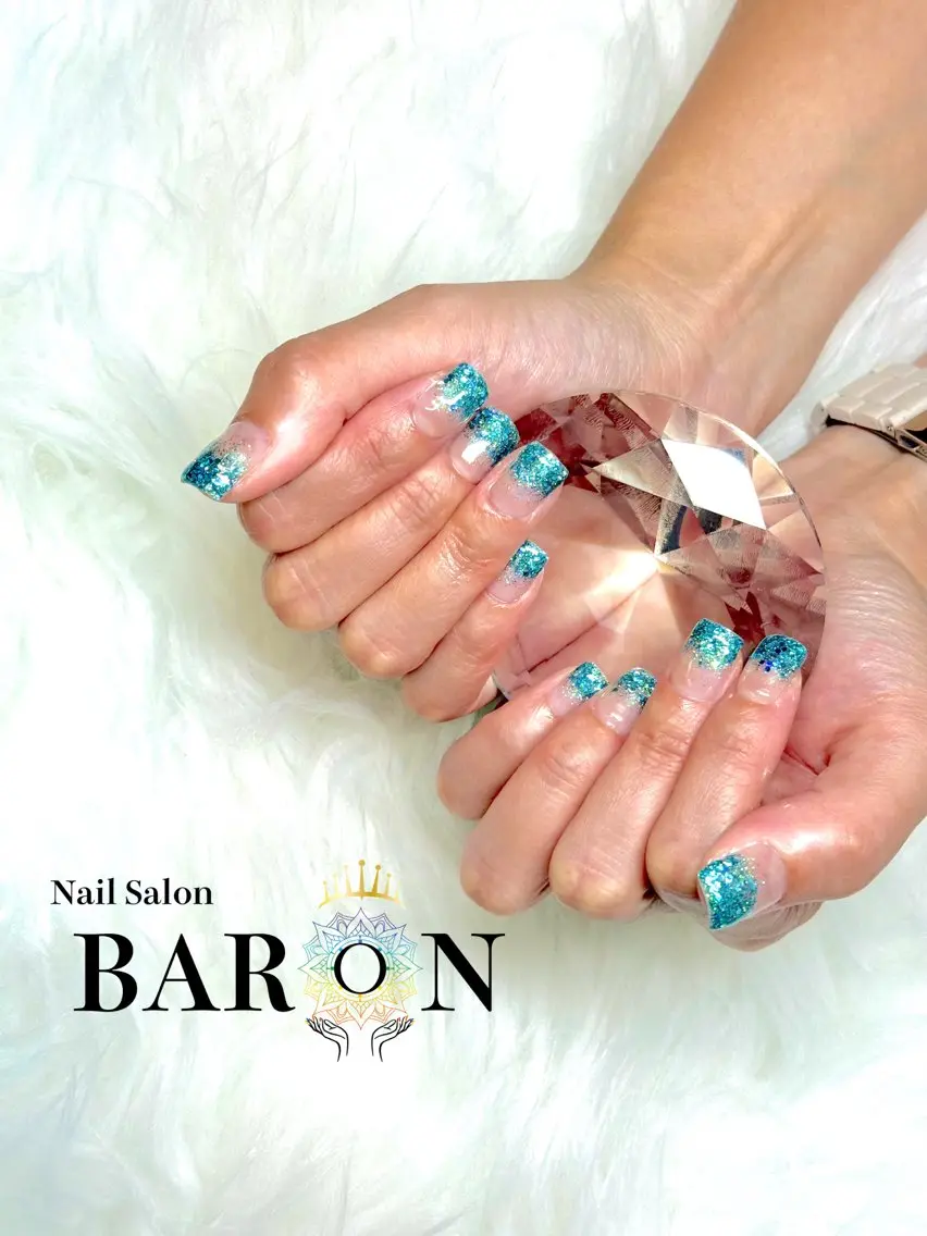 ネイル ブルー グラデーション ラメ(グリッター) ラメグラデーション スクエアネイル BARON本厚木店 🐹RIN🐹のネイルデザイン
