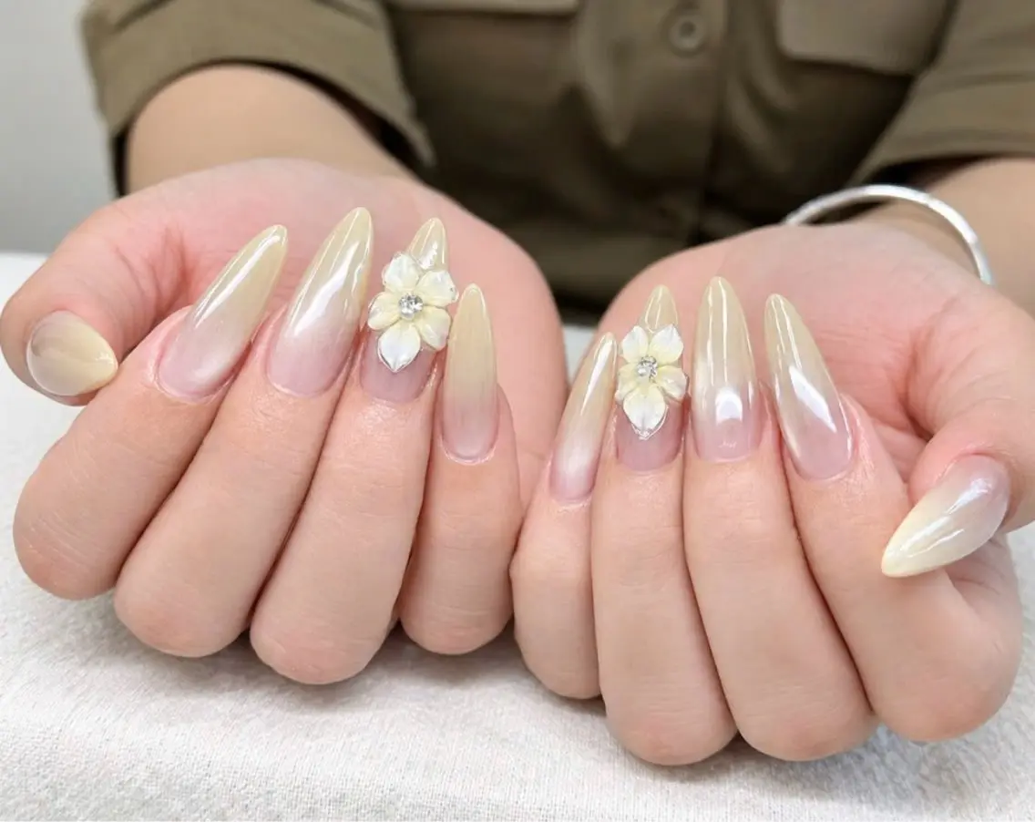 ネイル 長さ出し 韓国ネイル ロングネイル 持ち込み ストーンネイル Emi ちゃんのネイルデザイン