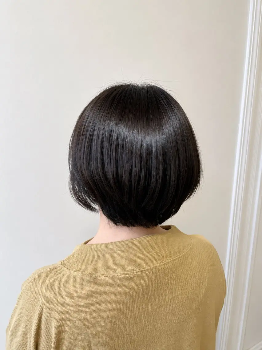 ショート ヘアカラー 西村 藍伽のヘアスタイル