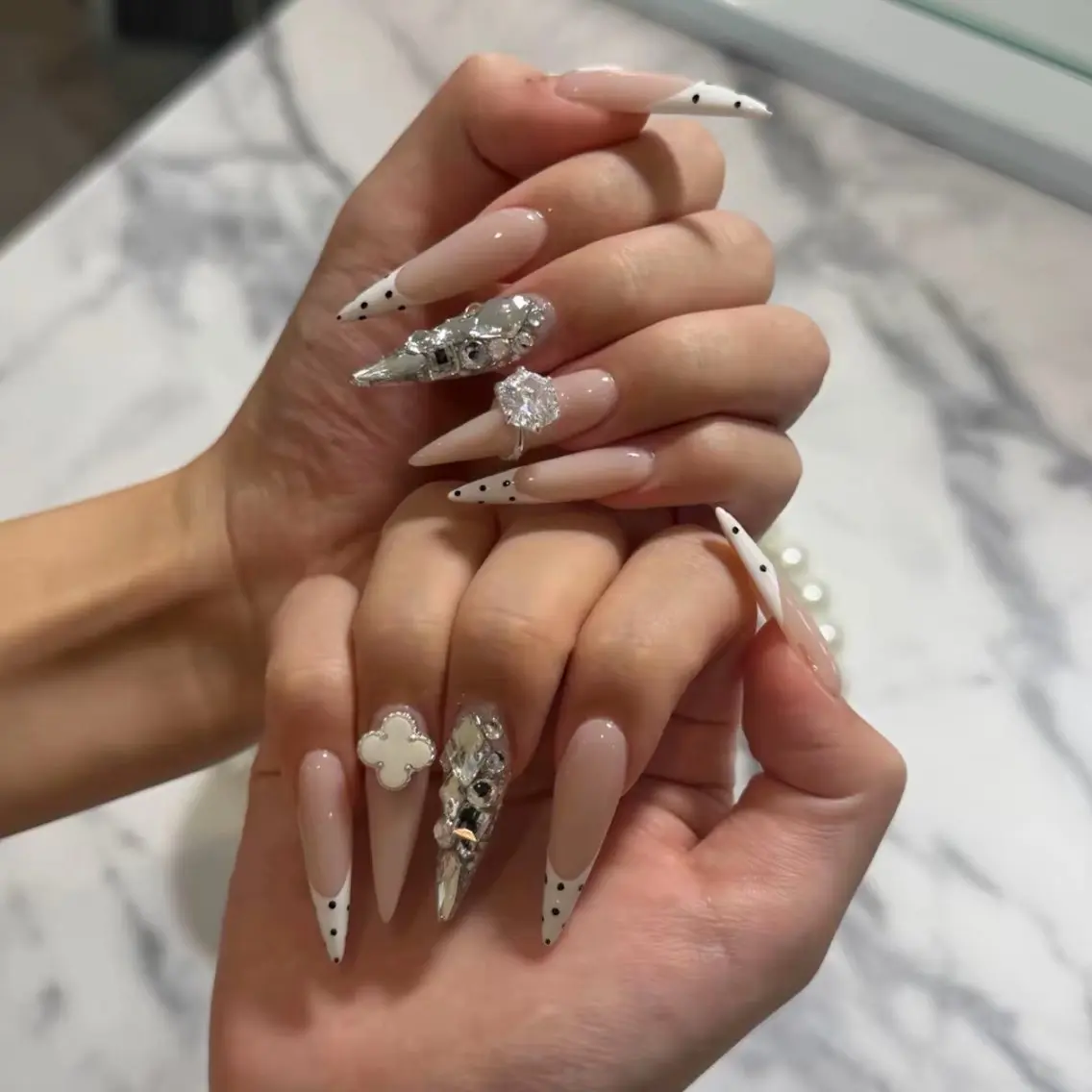ネイル ハンドネイル Luna Gladeのネイルデザイン