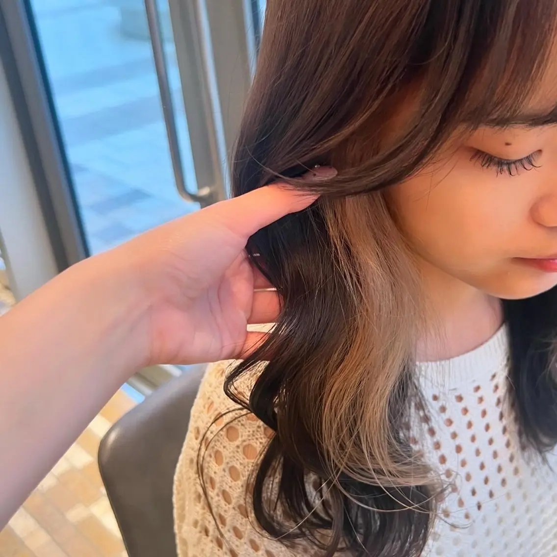 セミロング カラー イヤリングカラー ヘアカラー 🫧Ai/ ロロネー森ノ宮💖のヘアスタイル