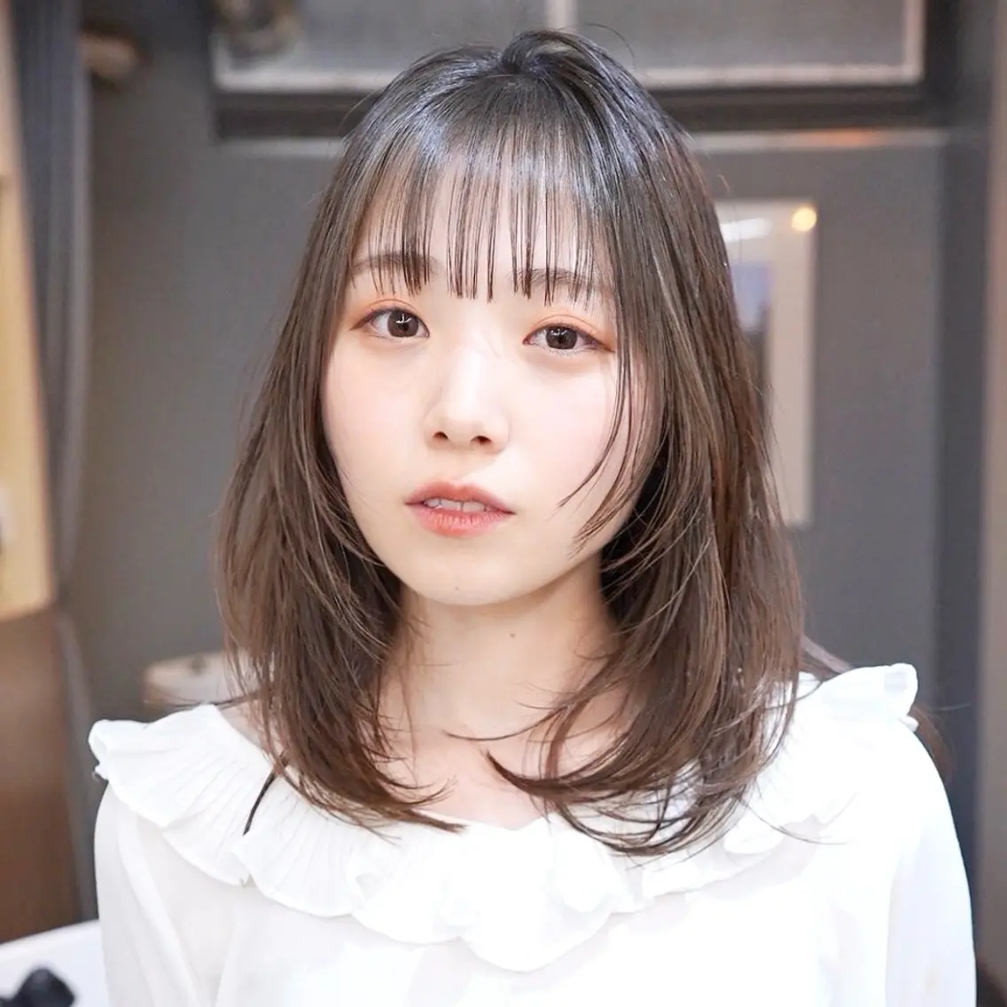 ミディアム カラー ミディアムレイヤー ベージュカラー ヘーゼル レイヤーカット カット ヘアカラー shun 原宿/表参道のヘアスタイル