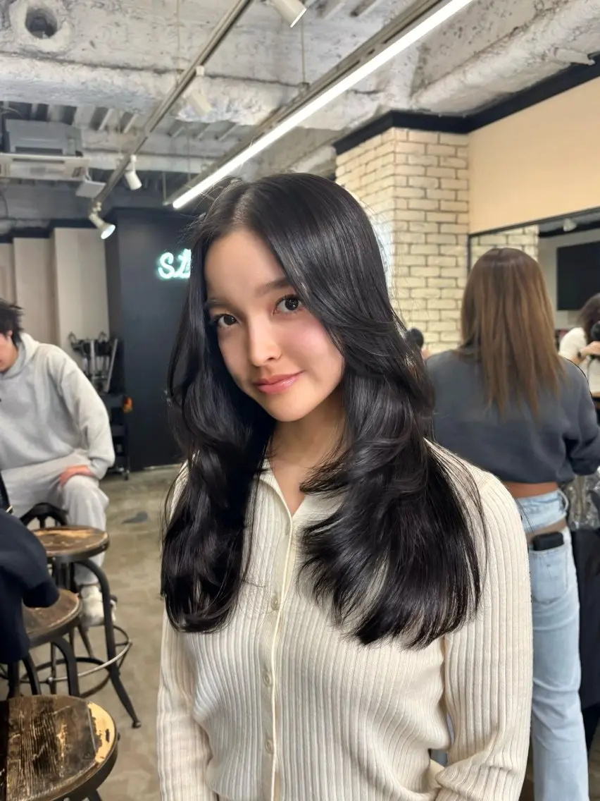 ロング カラー ヘアカラー トリートメント オリーブベージュ 🫒🩶Rianaのヘアスタイル