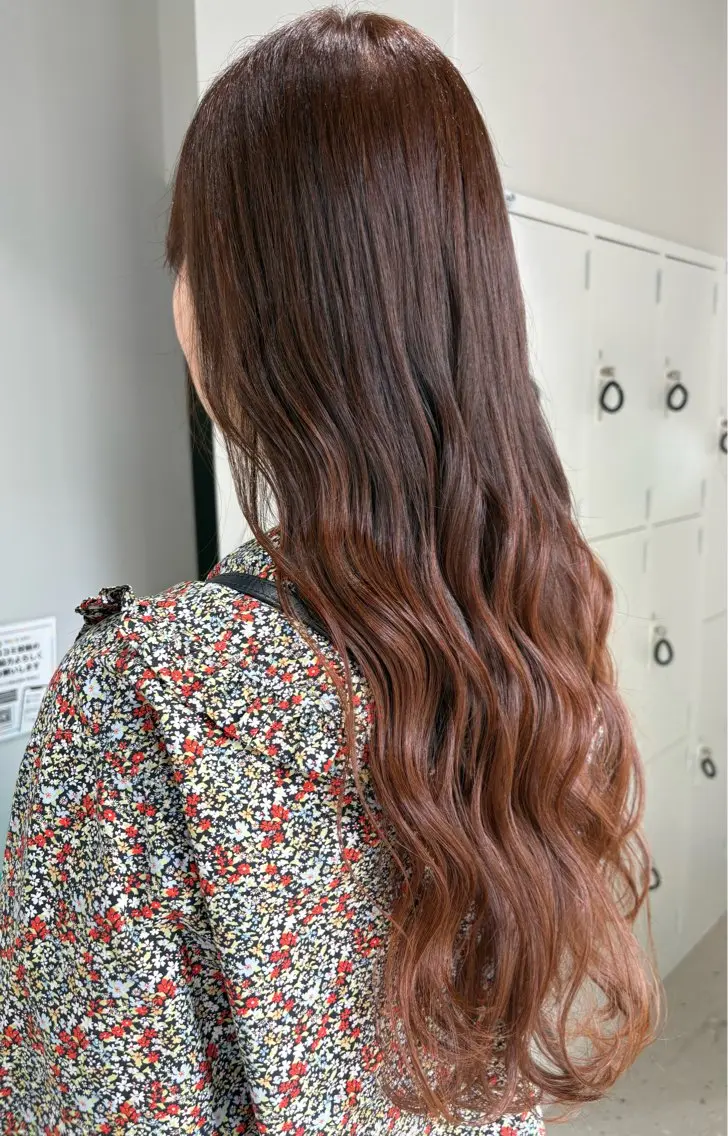 ロング カラー 透明感/地毛風カラー AYAKAのヘアスタイル