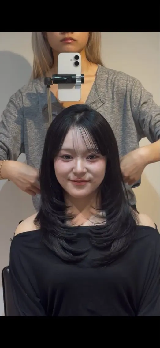 ロング 真下 瑞歩のヘアスタイル
