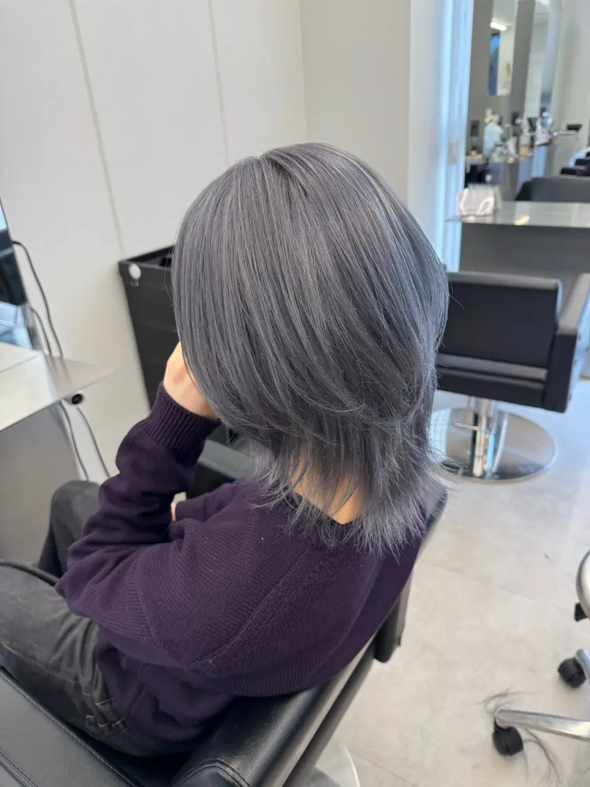 ミディアム カラー ブリーチ グレージュ アイスグレージュ カット ヘアカラー ベージュ/エクステ /職人/KENTAのヘアスタイル