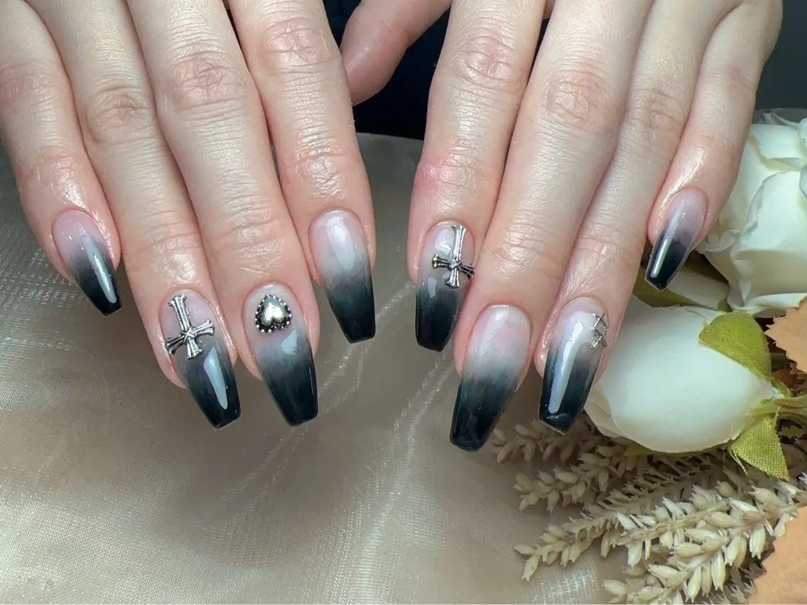 ネイル グラデーション ハンドネイル ハンドケア 🫧M. nailsのネイルデザイン