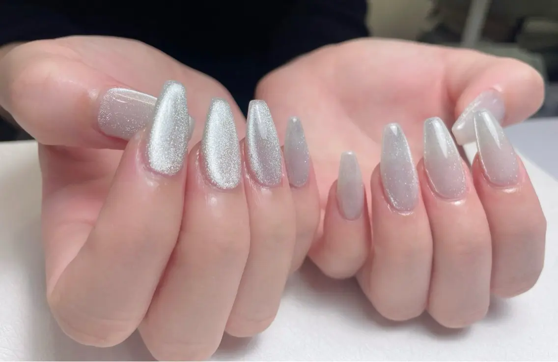 ネイル チークネイル 長さ出し フレンチネイル グラデーション キラキラネイル 中野駅から2分 MEO NAILのネイルデザイン