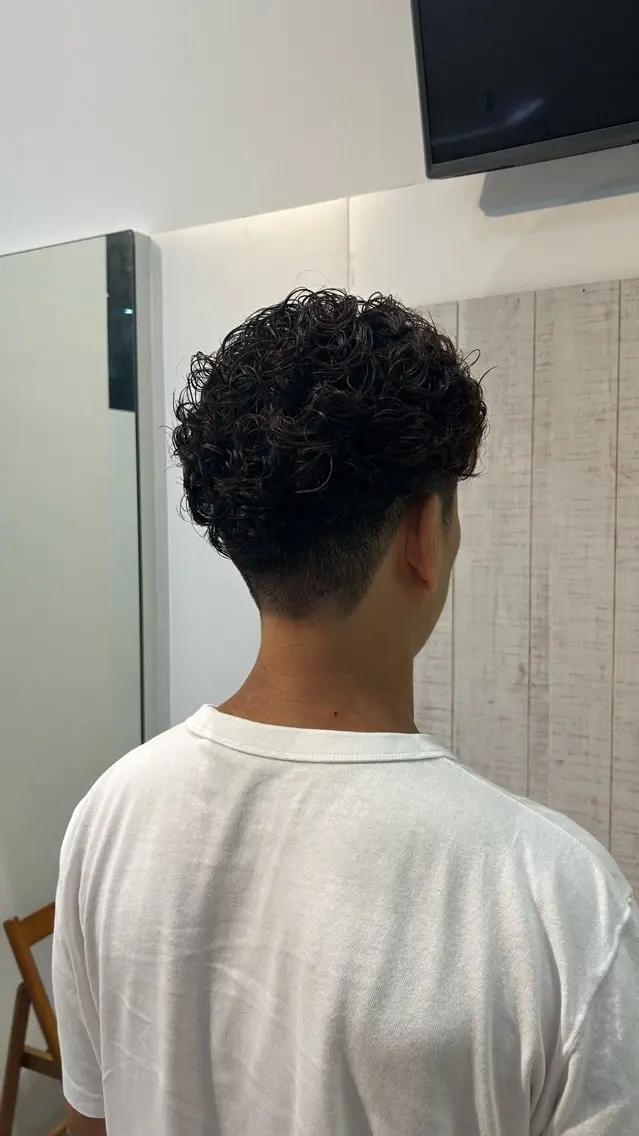 メンズ メンズパーマ 刈り上げ ハヤシ ナルミのヘアスタイル