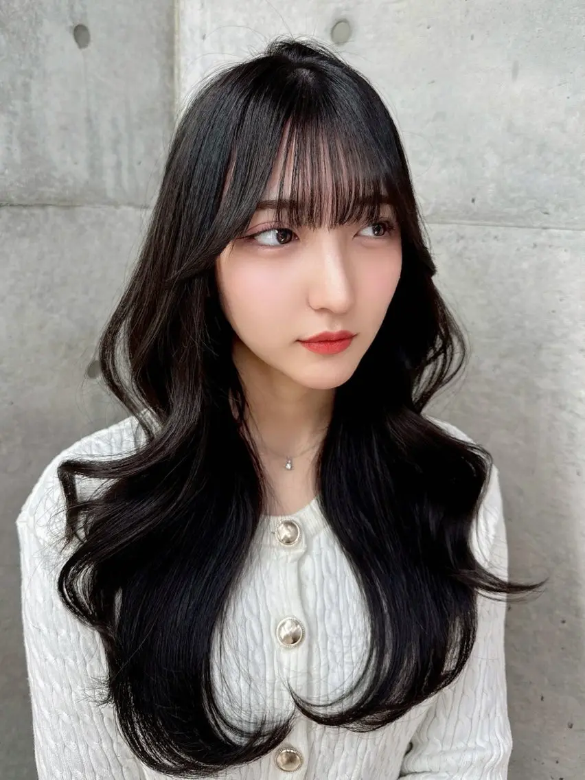 ロング カラー カット ヘアカラー トリートメント shion 透明感カラーのヘアスタイル