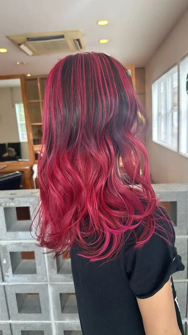 セミロング カラー バレイヤージュ レッドカラー レイヤーカット ⭐️いおり⭐️ ✨透明感カラー✨のヘアスタイル