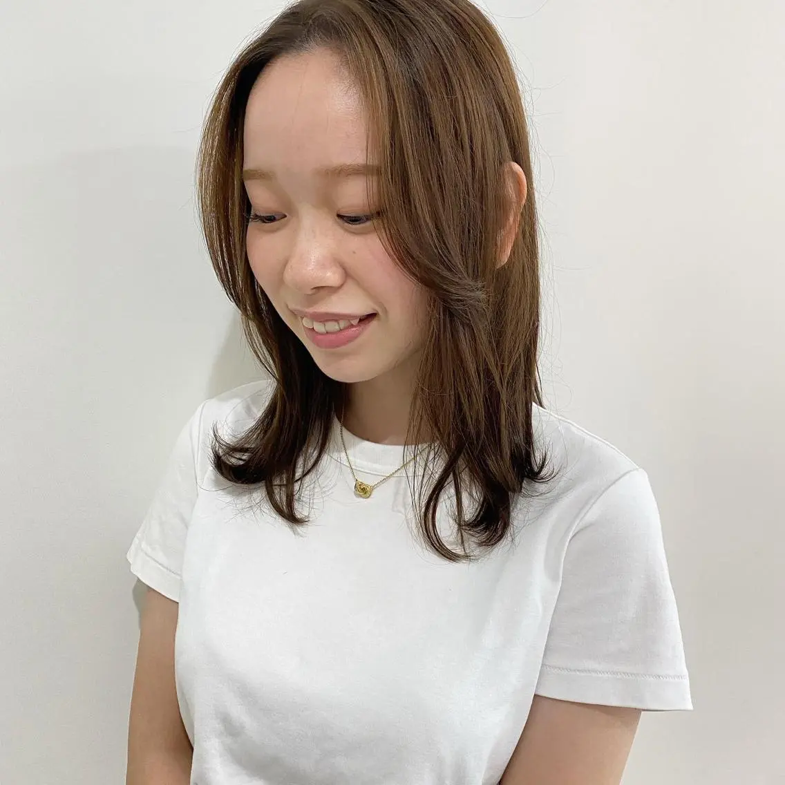 セミロング 川野 彩海のヘアスタイル