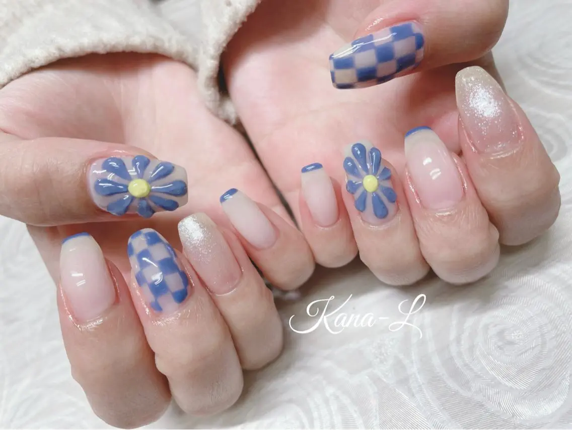 カラー ネイル ブルーカラー ブルー フラワーネイル フレンチネイル ぷっくりネイル 芦辺 香奈のネイルデザイン