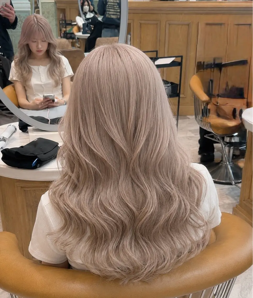 ロング ヘアカラー 栄ハイトーン/ ベージュカラー中園薪のヘアスタイル