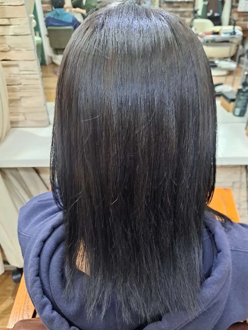 セミロング クボ タのヘアスタイル